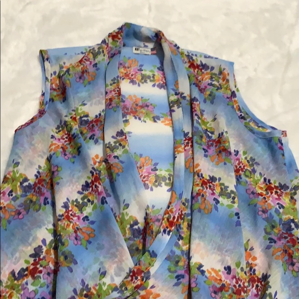 Cute floral sleeveless top